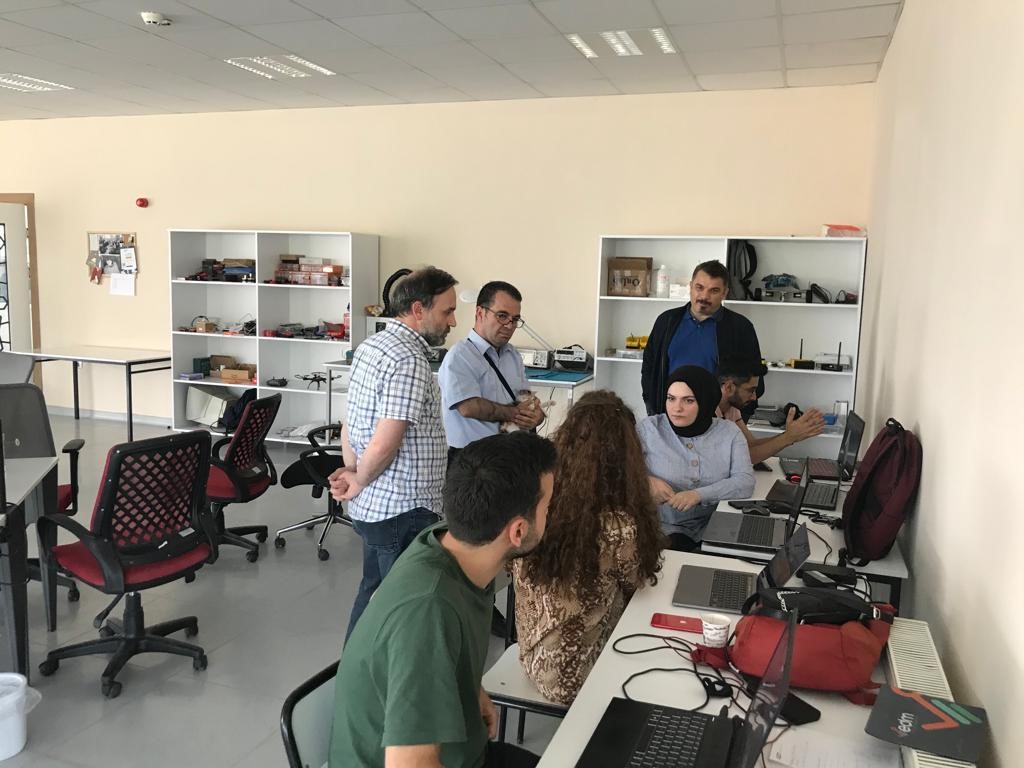 Cumhuriyet Teknokent ve AET Electronıcs Innovatıon Center Ev Sahipliğinde Hackathon - 4