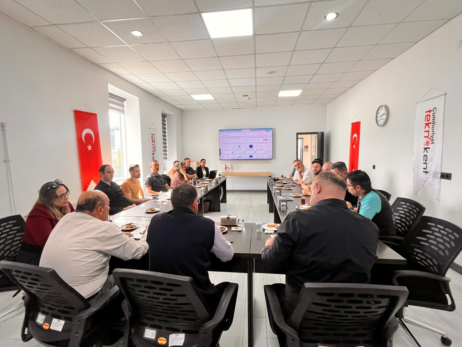 İl Sağlık Müdürlüğü ve Sağlık Alanında Faaliyet Gösteren Firmalarımız Bir Araya Geldi - 1