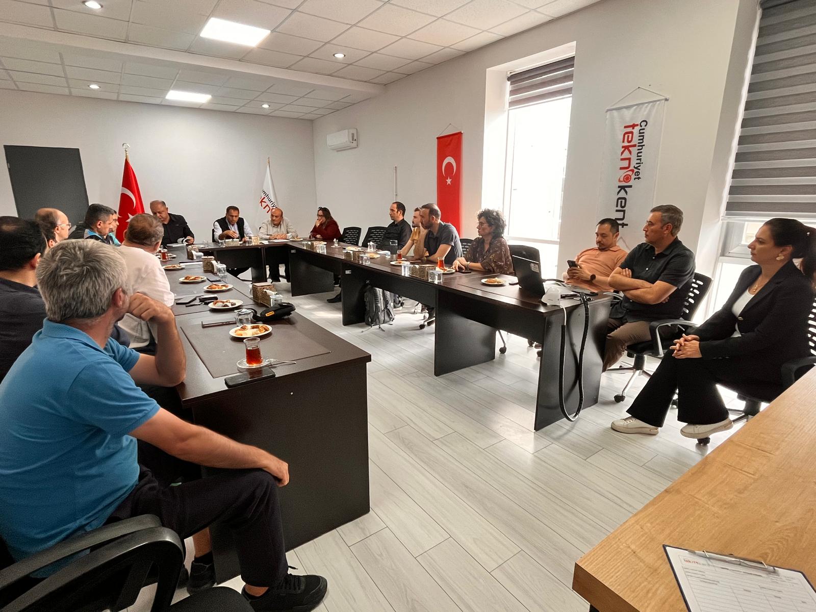 İl Sağlık Müdürlüğü ve Sağlık Alanında Faaliyet Gösteren Firmalarımız Bir Araya Geldi - 5