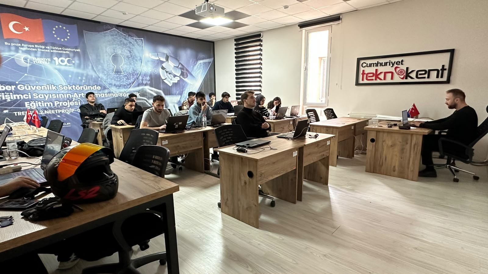 Oyun Geliştirme Programı’nda Eğitimler Devam Ediyor! - 1