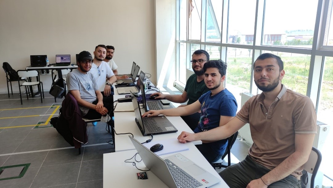 Cumhuriyet Teknokent ve AET Electronıcs Innovatıon Center Ev Sahipliğinde Hackathon