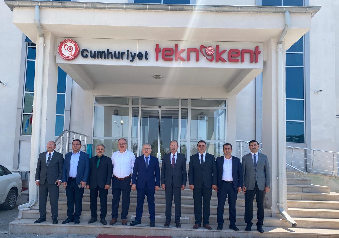 Sivas Valisi Dr. Yılmaz Şimşek ve Belediye Başkanı Hilmi Bilgin’den Cumhuriyet Teknokent Ziyareti
